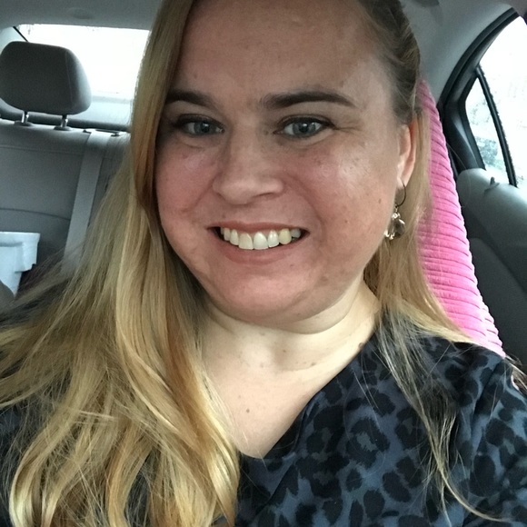 Meet your Posher, Simone. - Picture 2 of 2